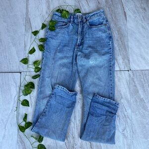 Urban Outfitters Light Retro Mom Jean Denim Pant Distressed BDG Straight Leg UO